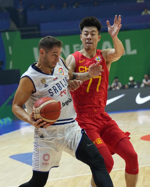 中国男篮不敌塞尔维亚